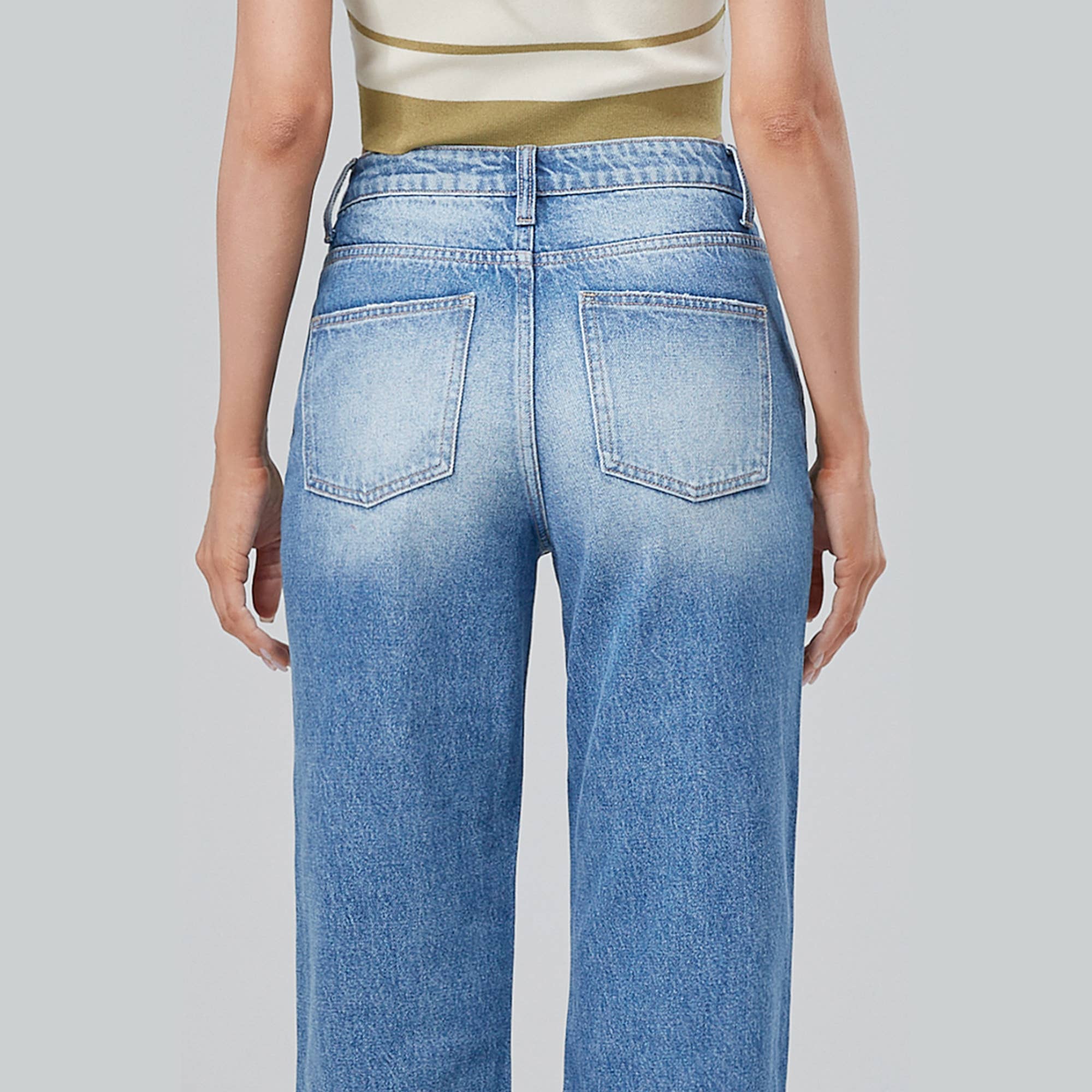 SUPER HIGH RISE RELAXED STRAIGHT JEANS