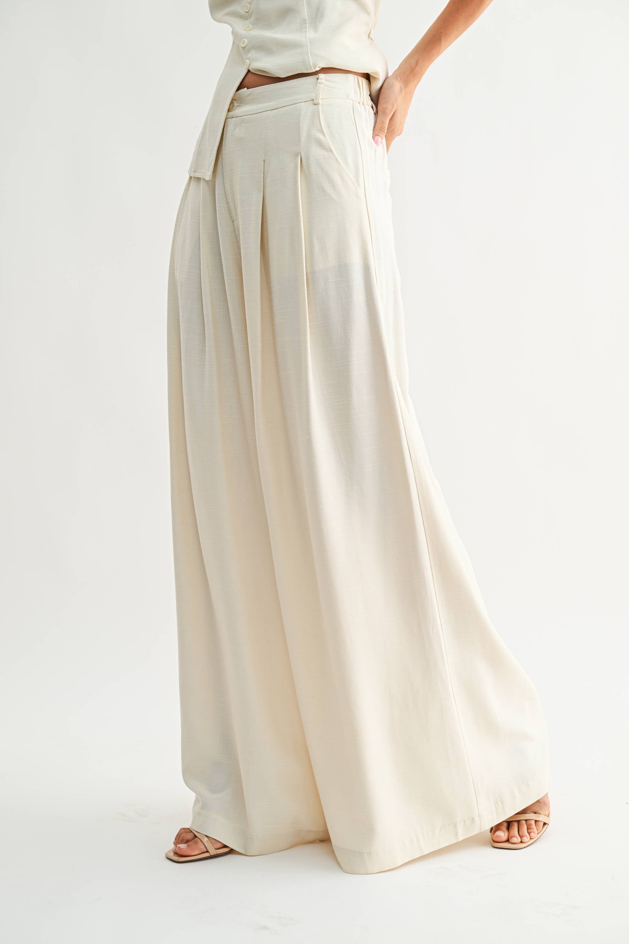 CJP26785 Wide-Leg Pleated Trousers
