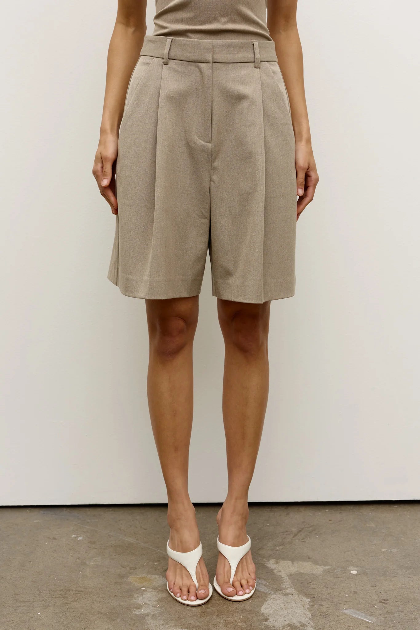 MIKA SHORT - STONE & PINSTRIPE