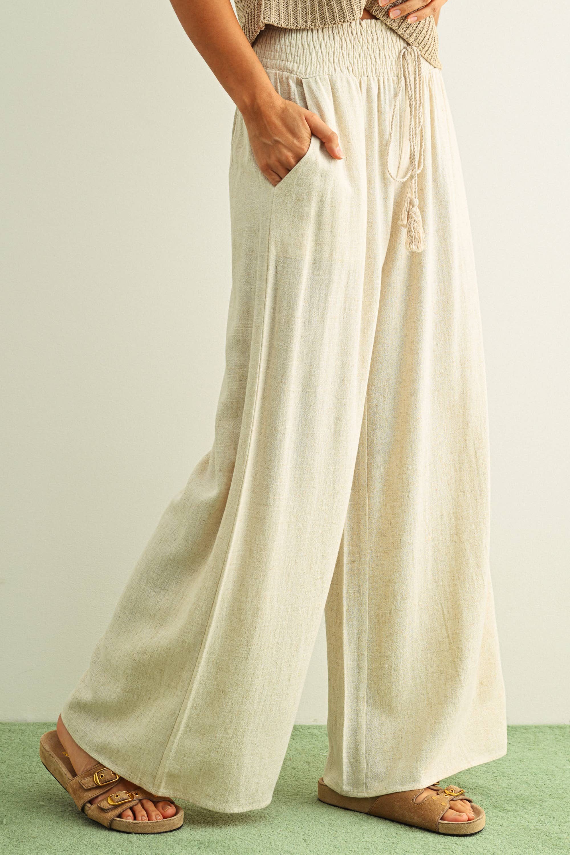 MMP469 COTTON LINEN SMOCKED WAIST PANTS WITH TASSEL