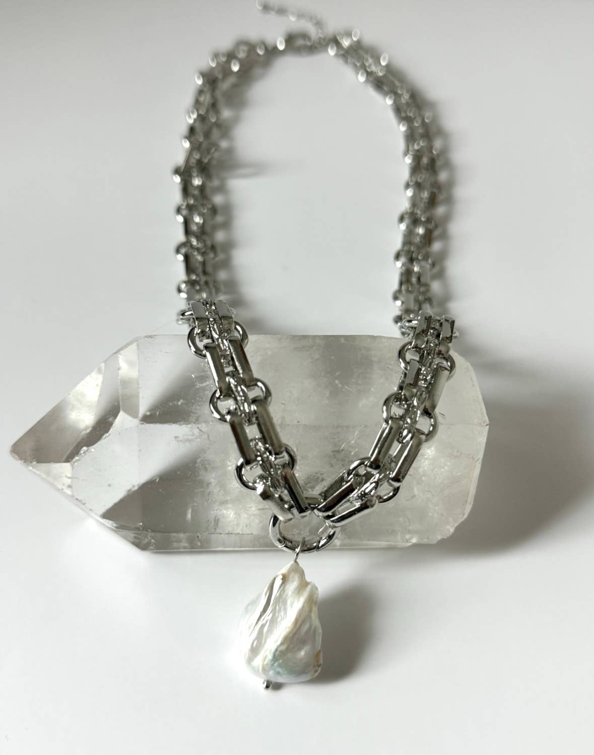 Ovo Pearl Chain Link Necklace