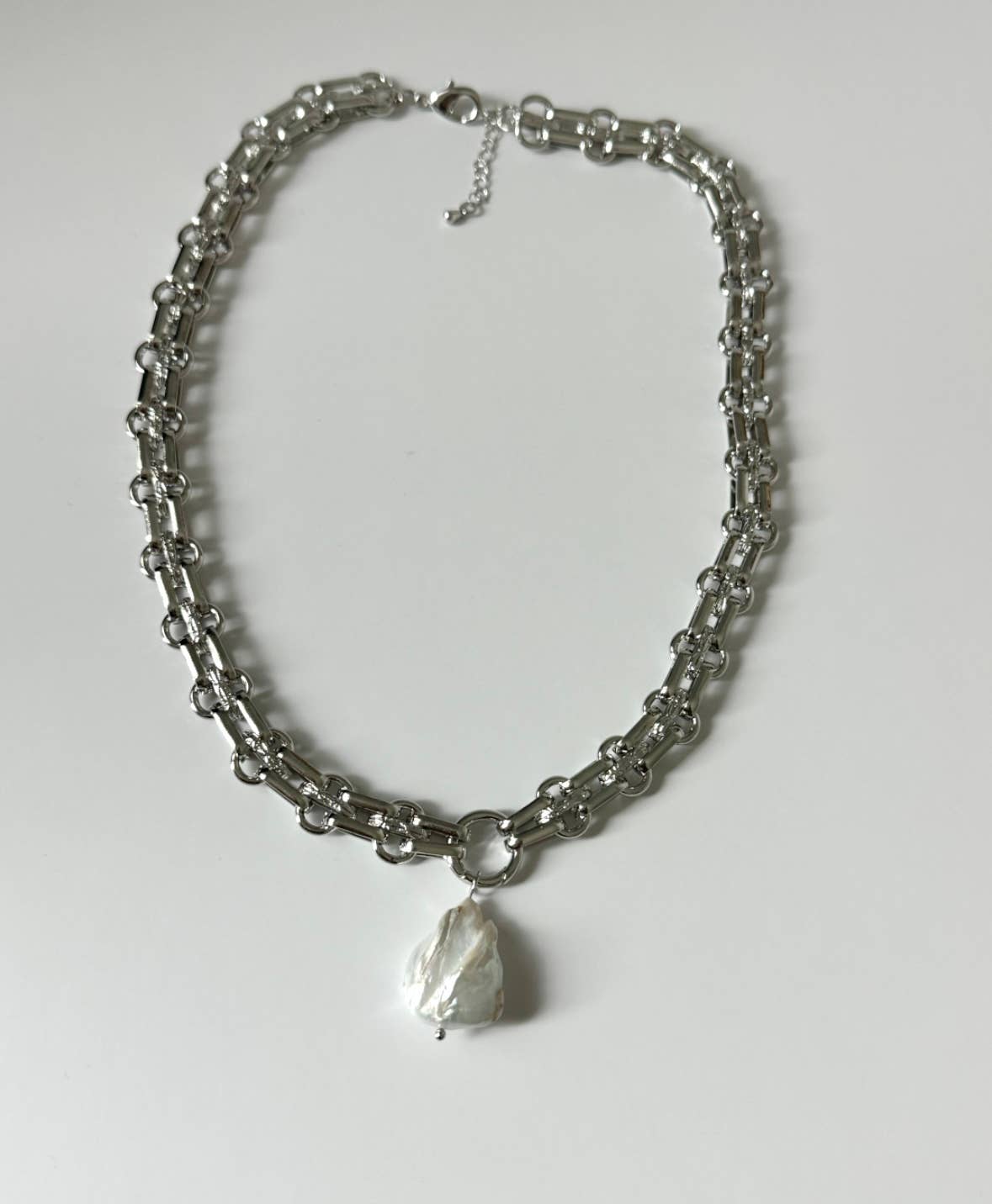 Ovo Pearl Chain Link Necklace