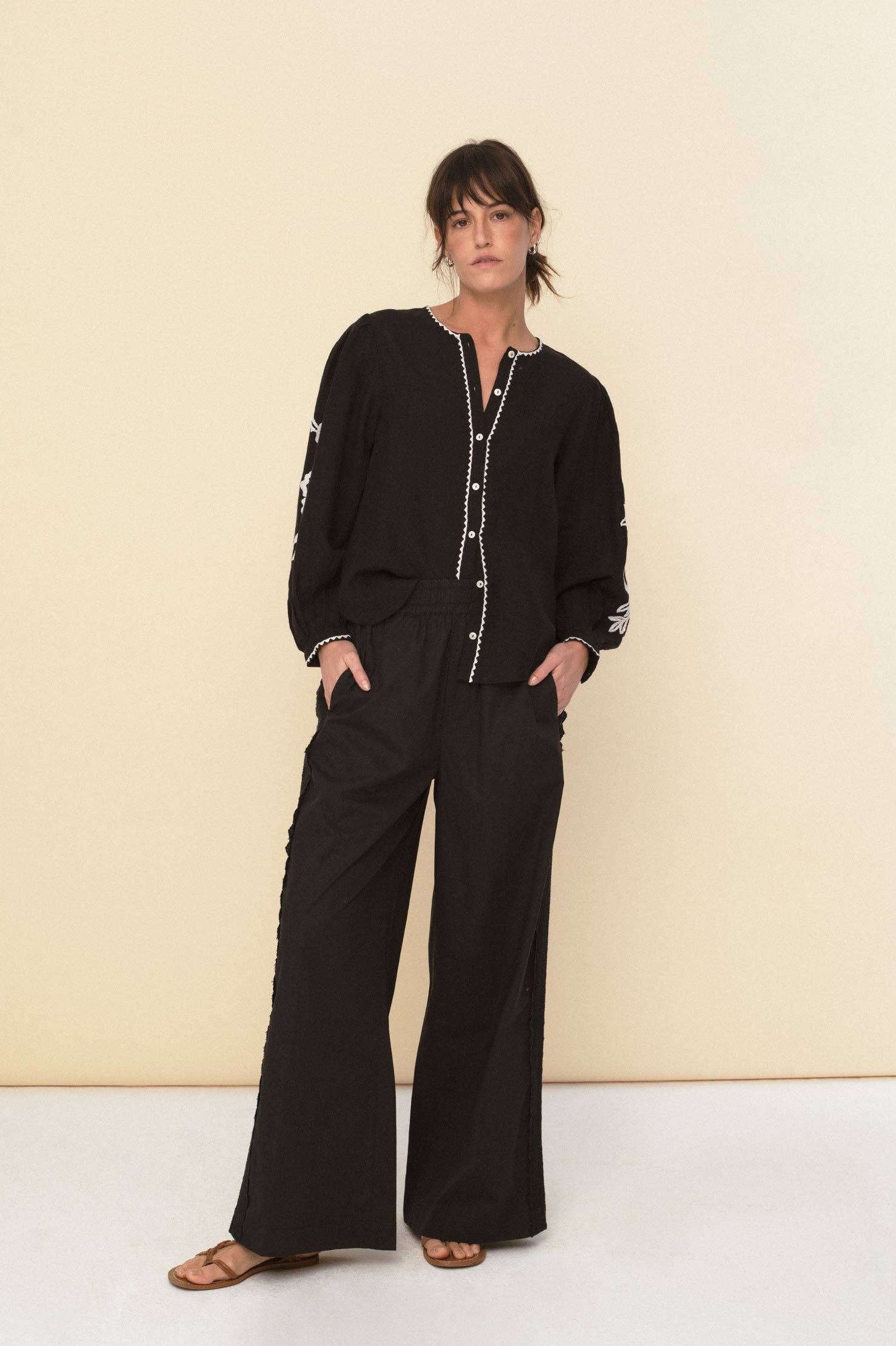Leonor blouse black