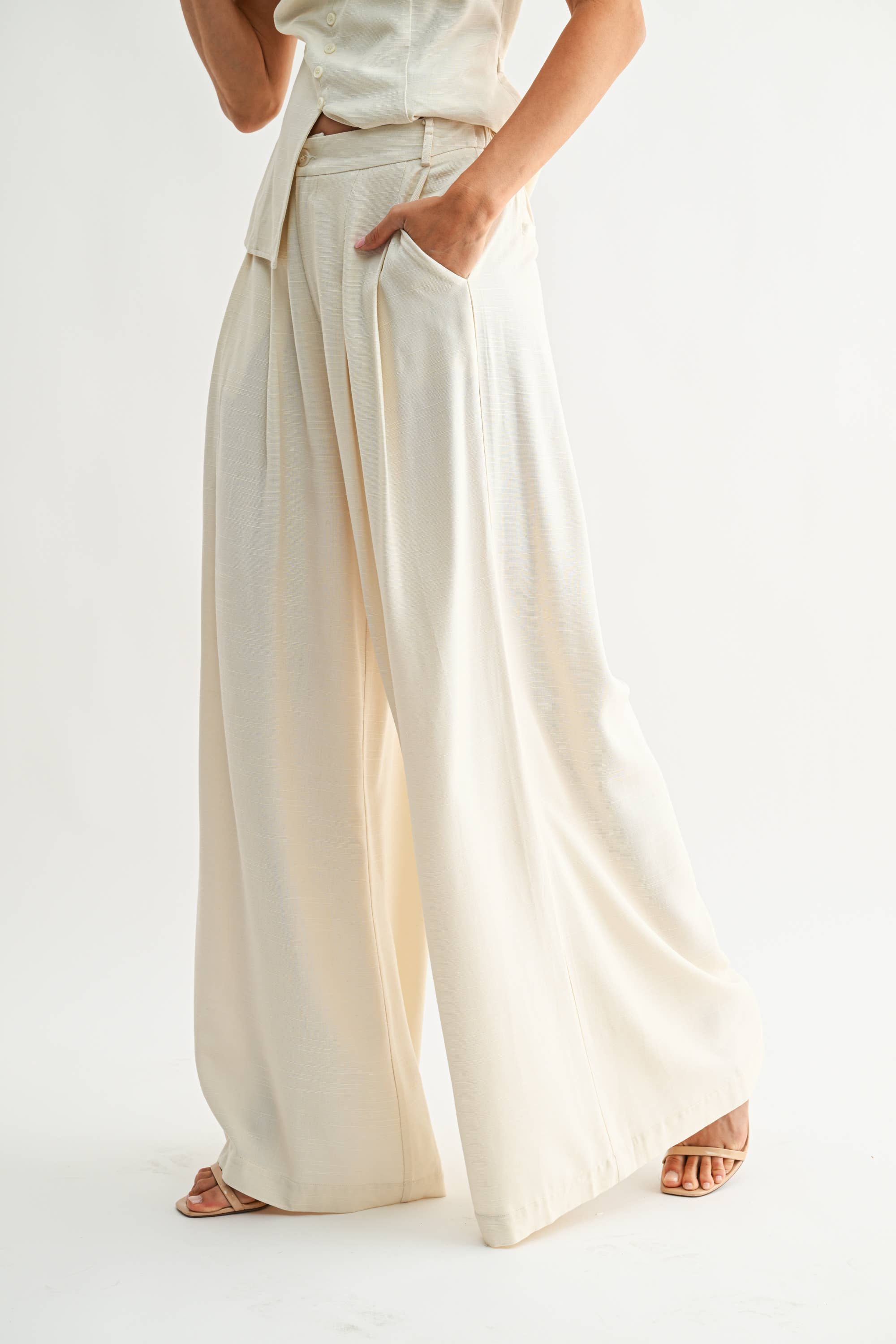 CJP26785 Wide-Leg Pleated Trousers