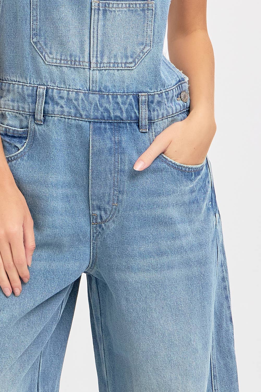 DENIM OVERALL BARREL-LEG JUMPSUIT