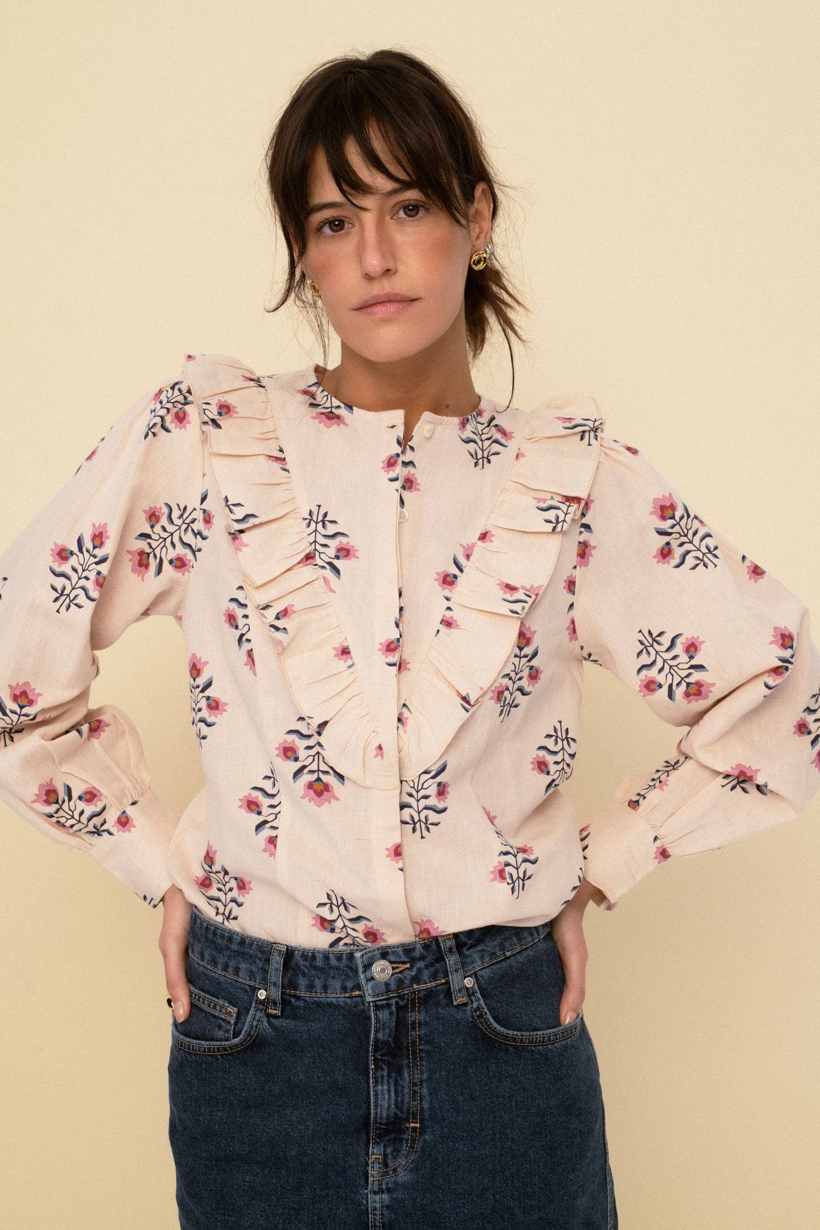 Sarah blouse sand