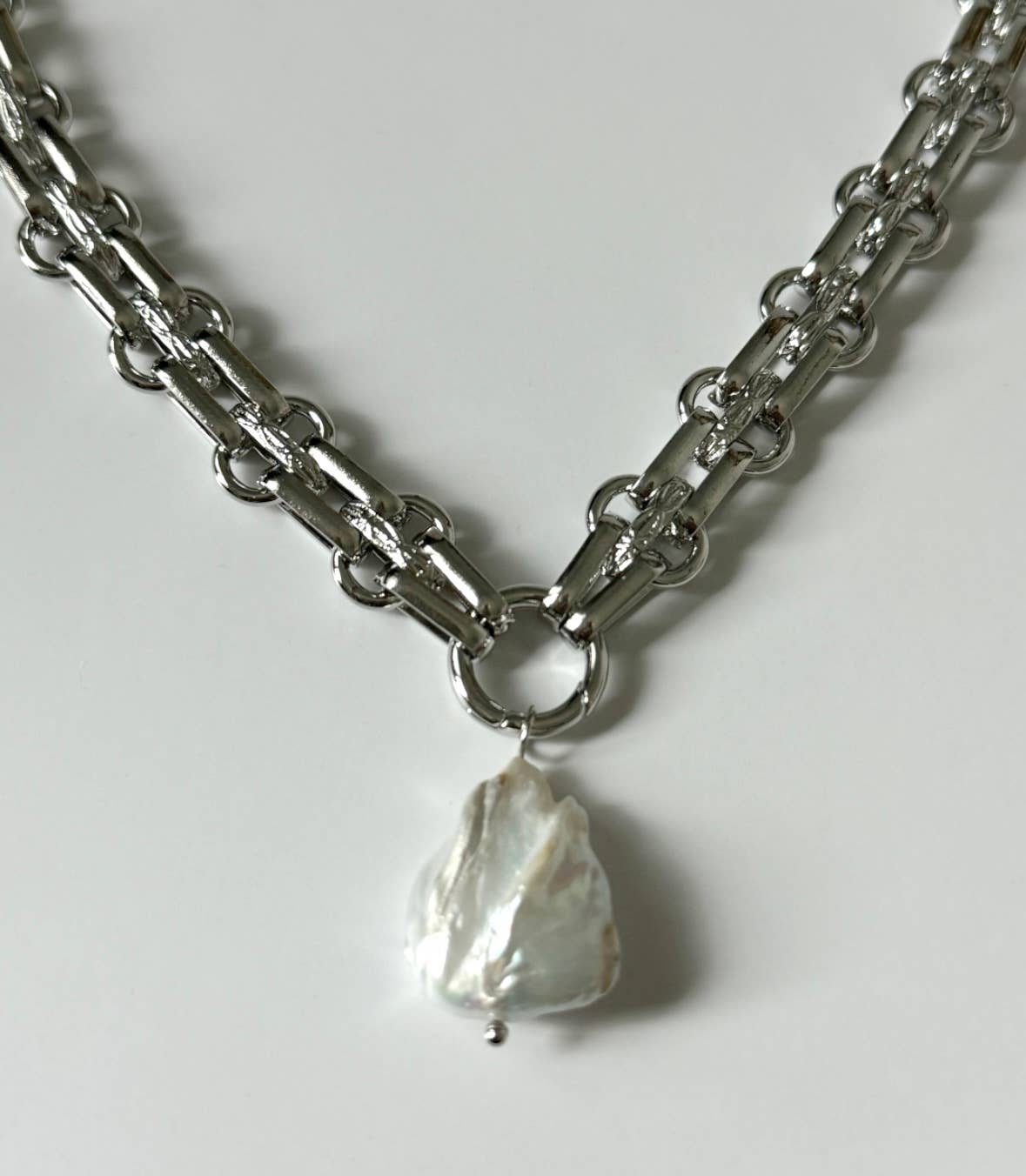 Ovo Pearl Chain Link Necklace