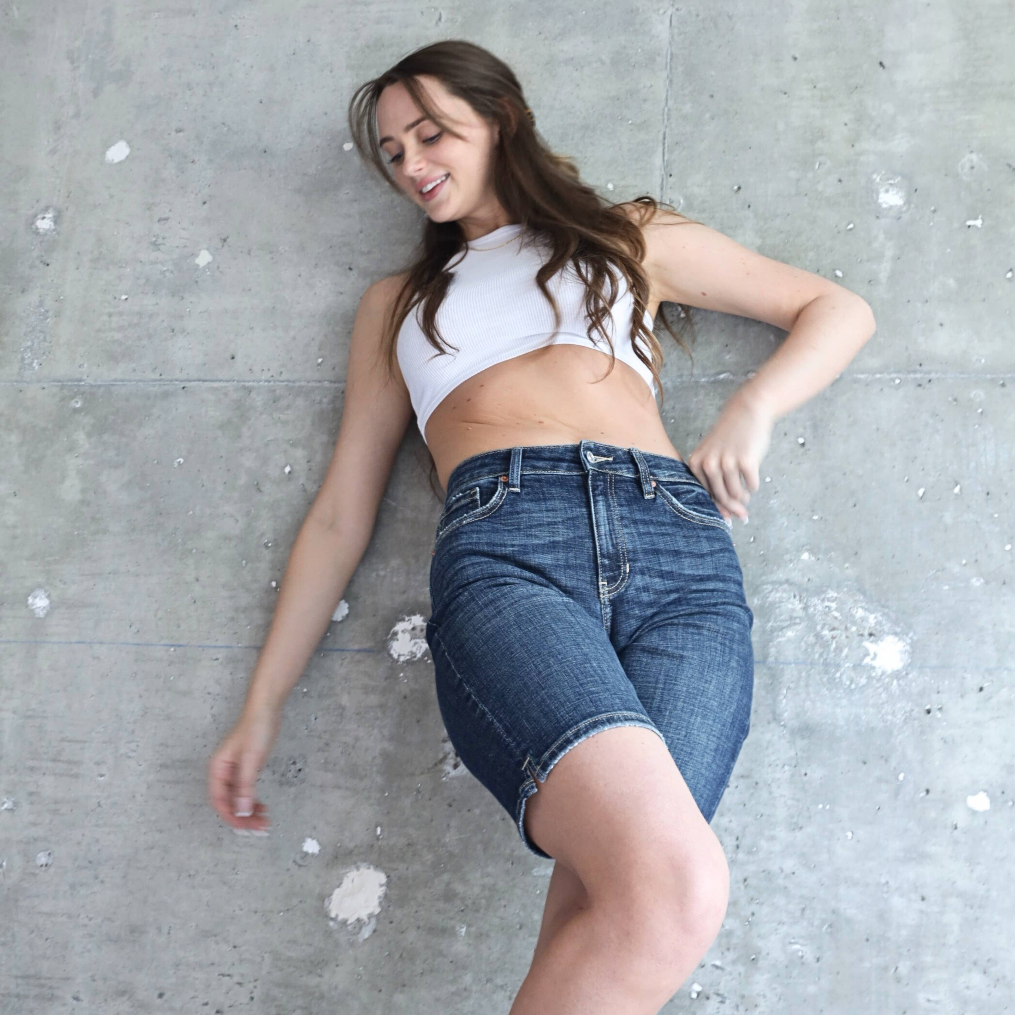 HIGH RISE BERMUDA JEANS