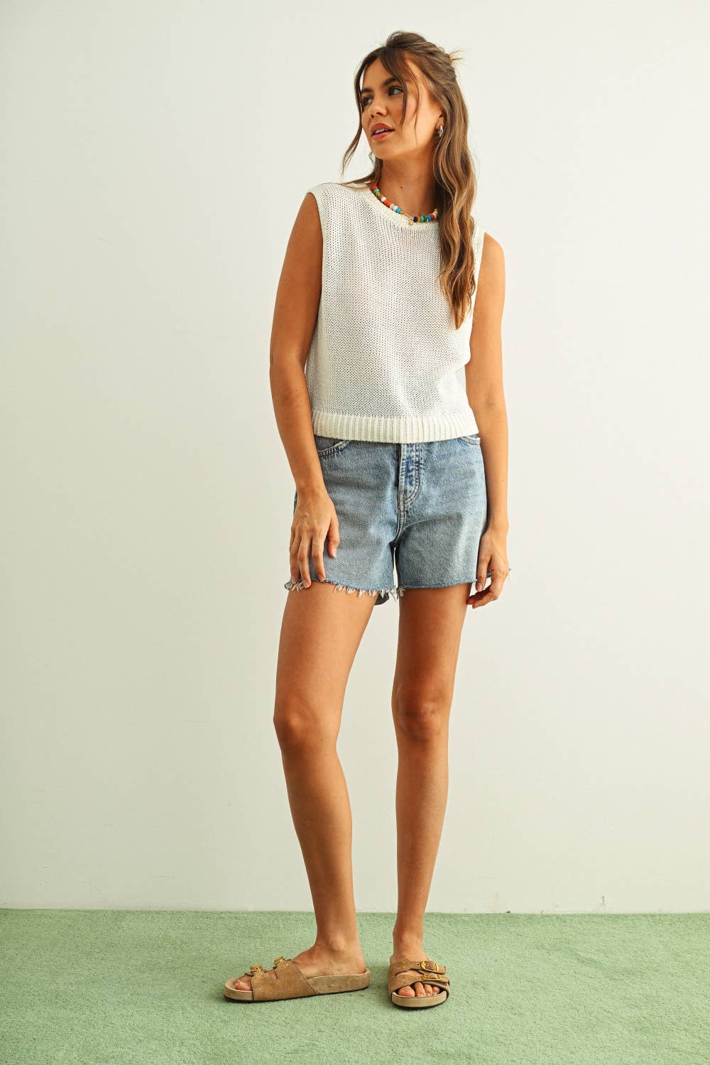 T6342 SLEEVELESS KNITTED TOP - WHITE