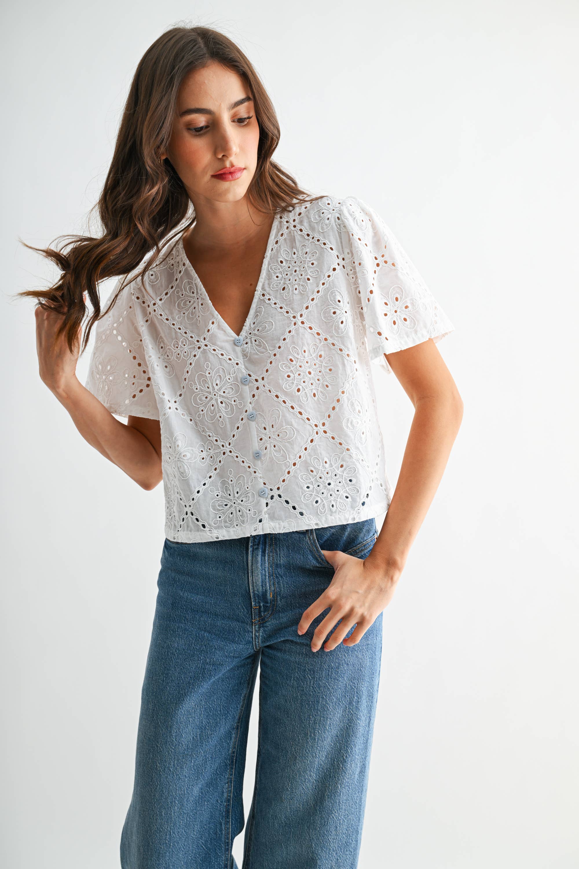CMT26708 White Broderie Anglaise Short Sleeve Blouse