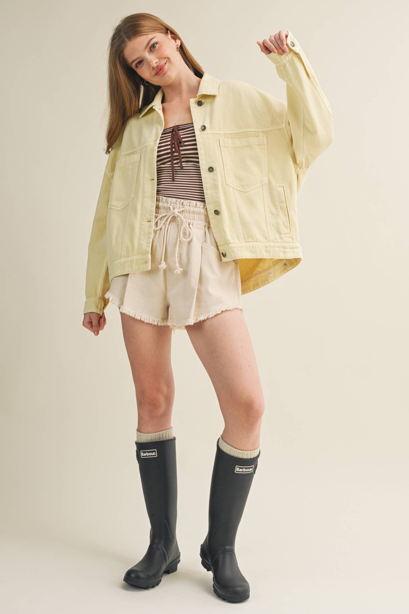 FRAYED-HEM HIGH WAIST SHORTS