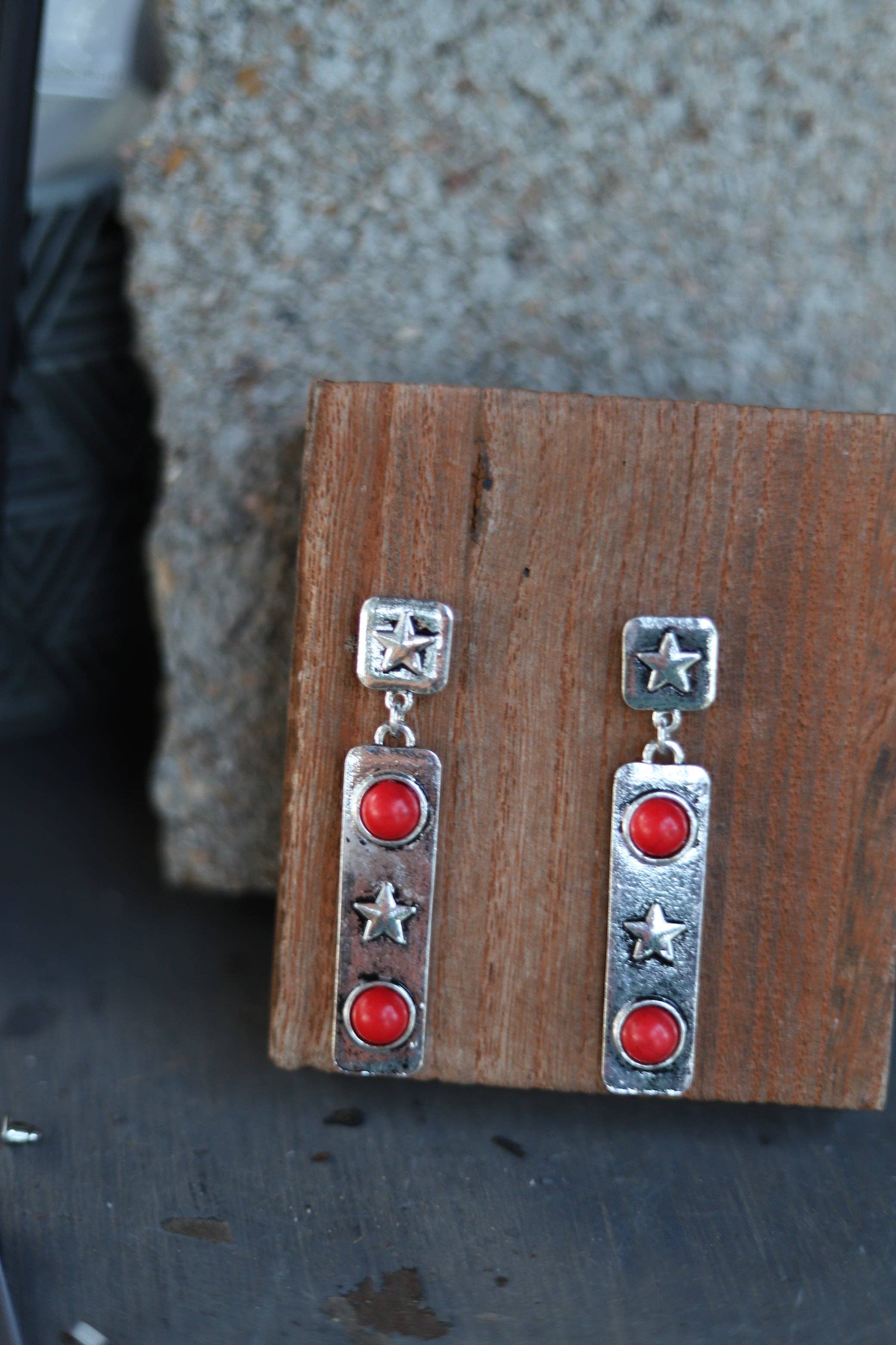1017 H50 RED HAMMERED STAR POST BAR ER