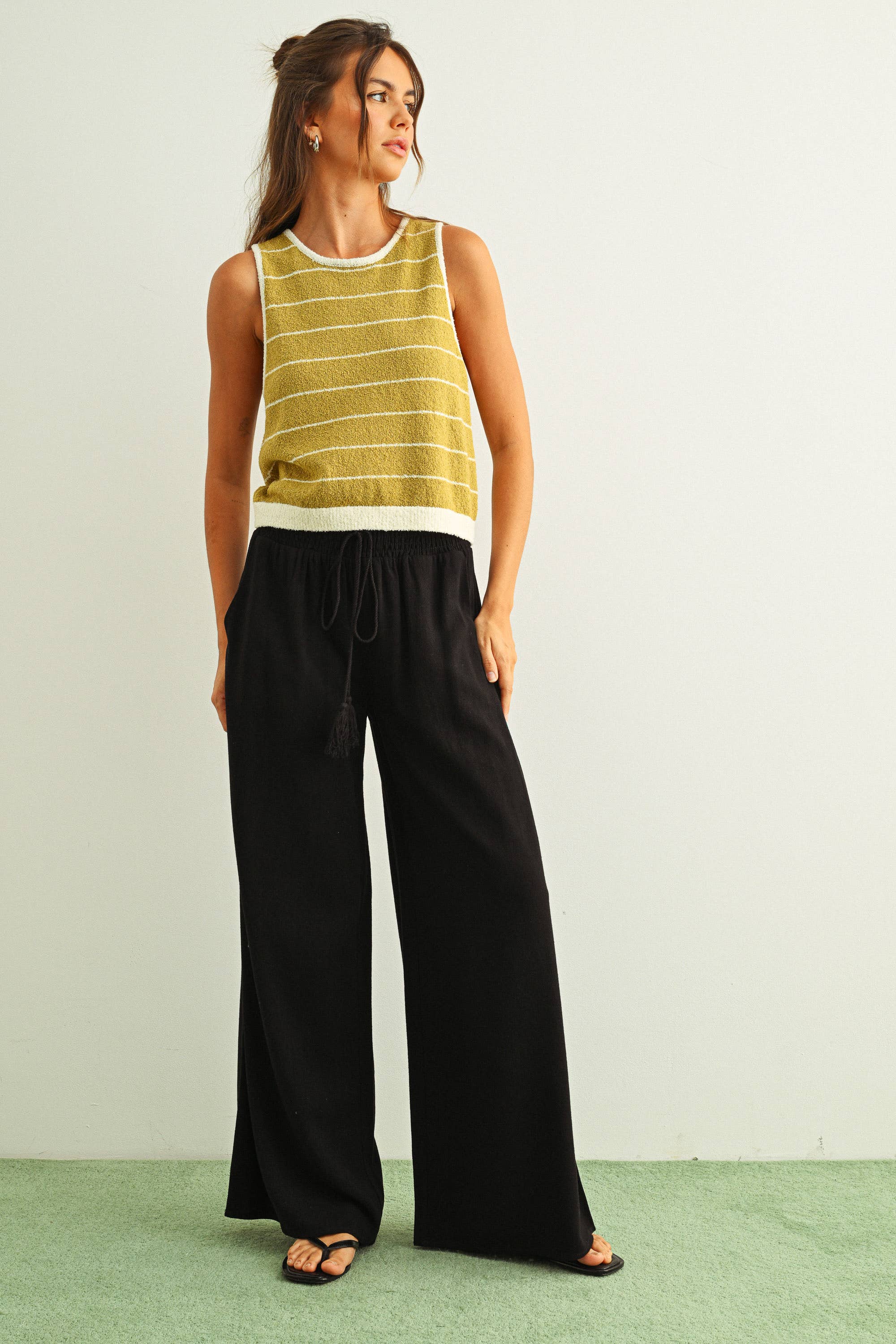 MMP469 COTTON LINEN SMOCKED WAIST PANTS WITH TASSEL