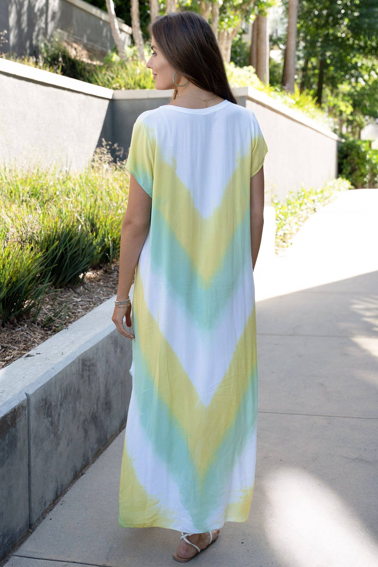CHEVRON TIE DYE V-NECK MAXI DRESS (607-TIEDYECHEVRON)