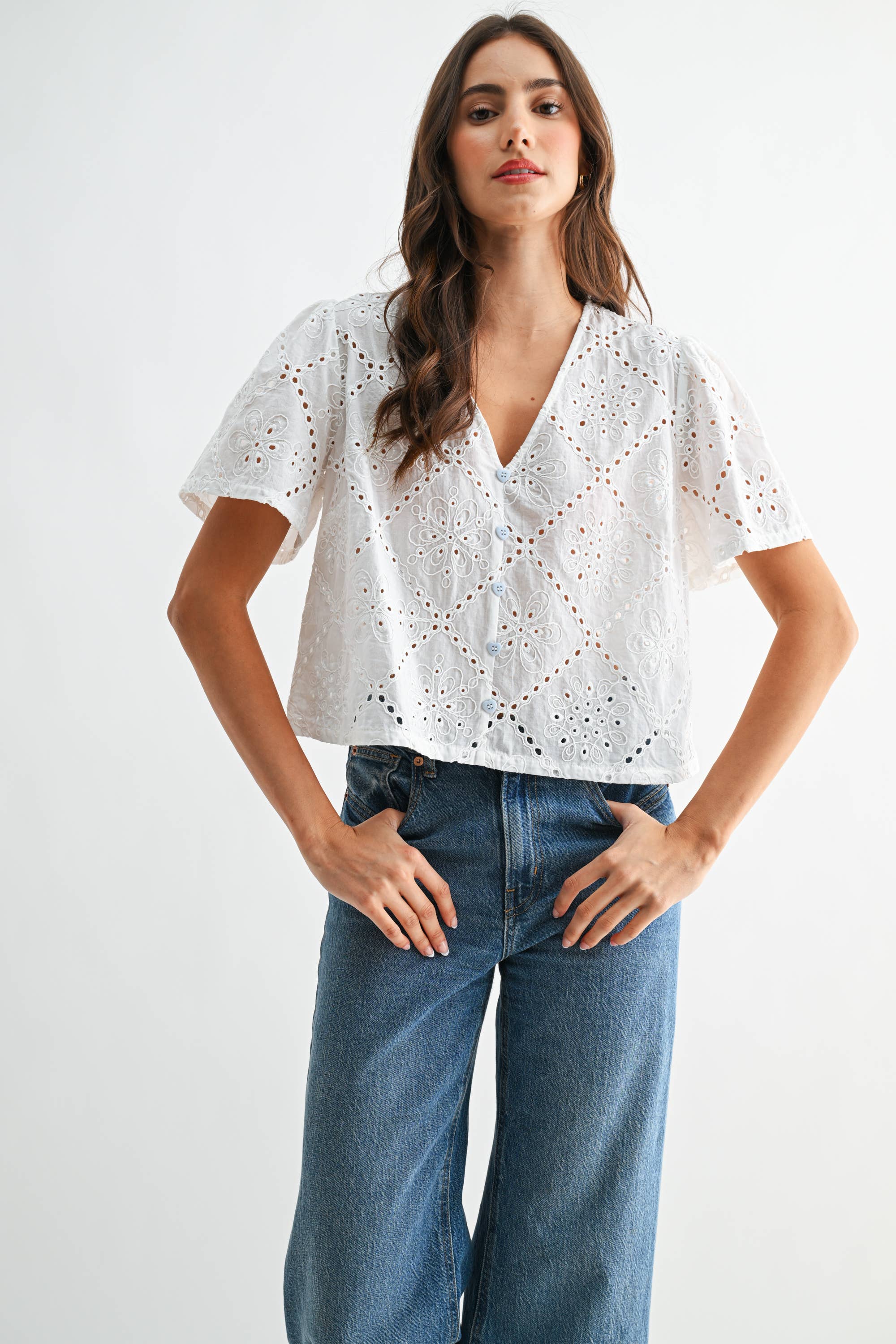 CMT26708 White Broderie Anglaise Short Sleeve Blouse