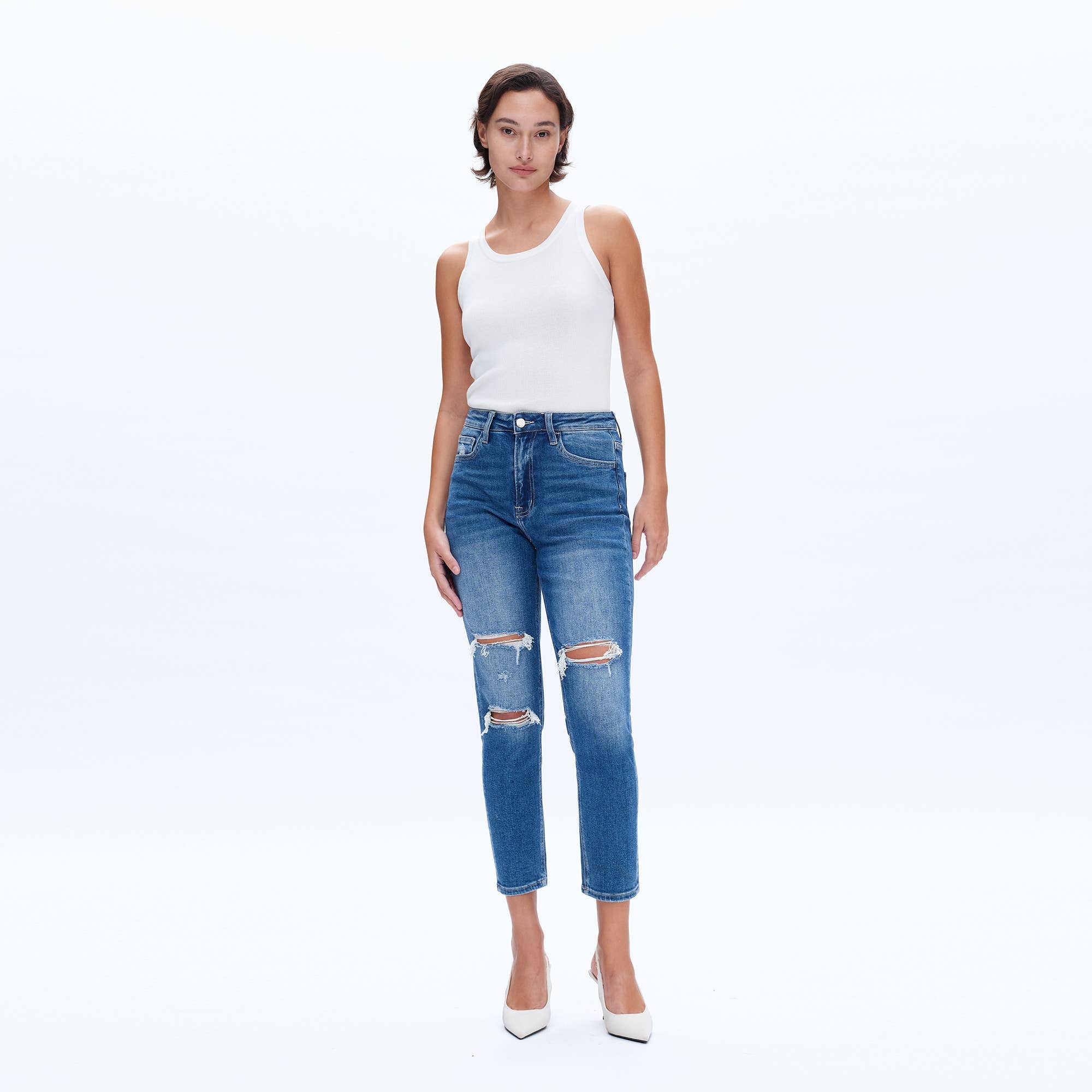 MID RISE MOM JEANS WITH FINISHED HEM BYM3009