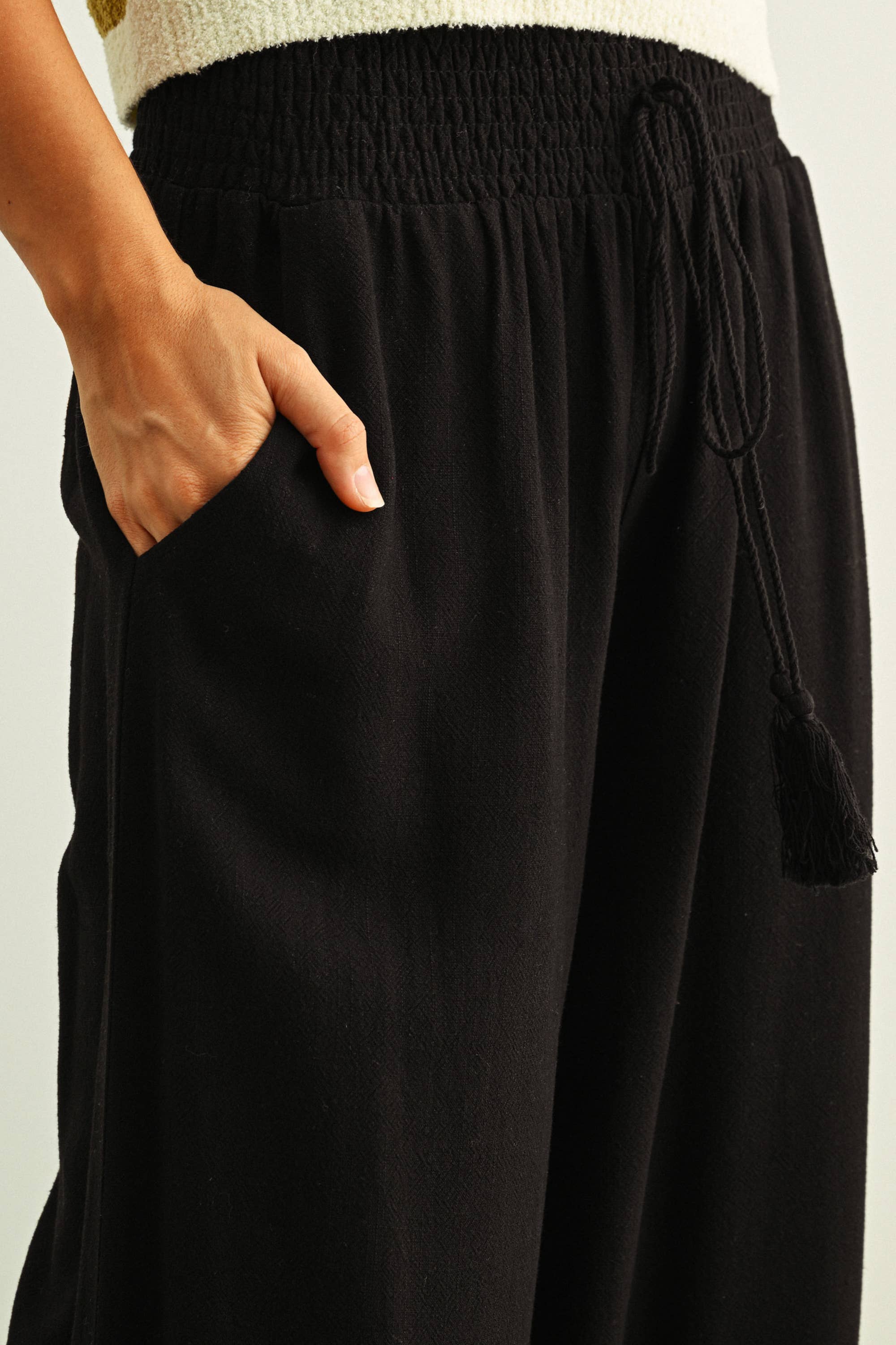 MMP469   COTTON LINEN SMOCKED WAIST PANTS WITH TASSEL