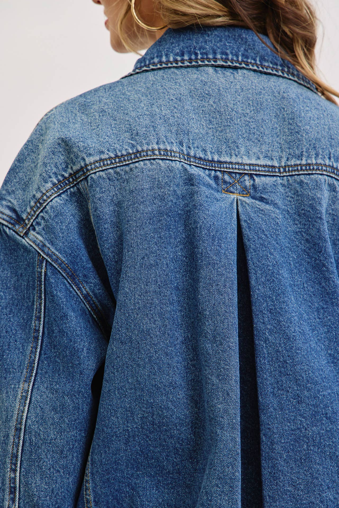 BOYFRIEND DENIM JACKET WITH A  MODERN TWIST