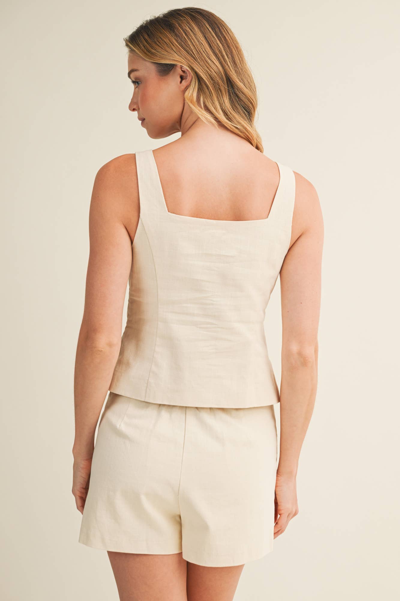 TAILORED SQUARE NECK BUTTON THROUGH TOP