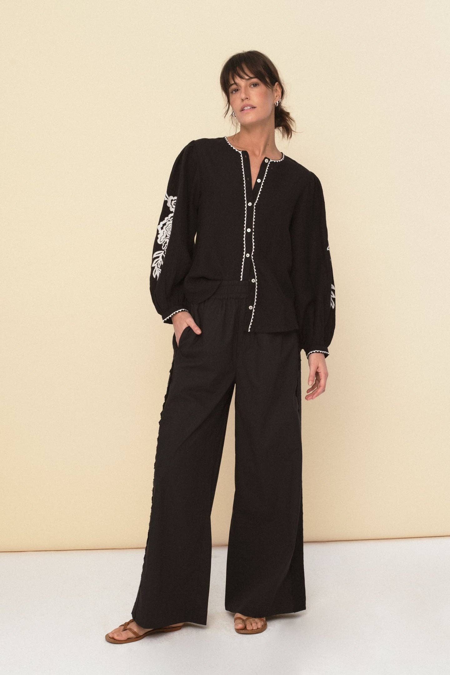 Leonor blouse black