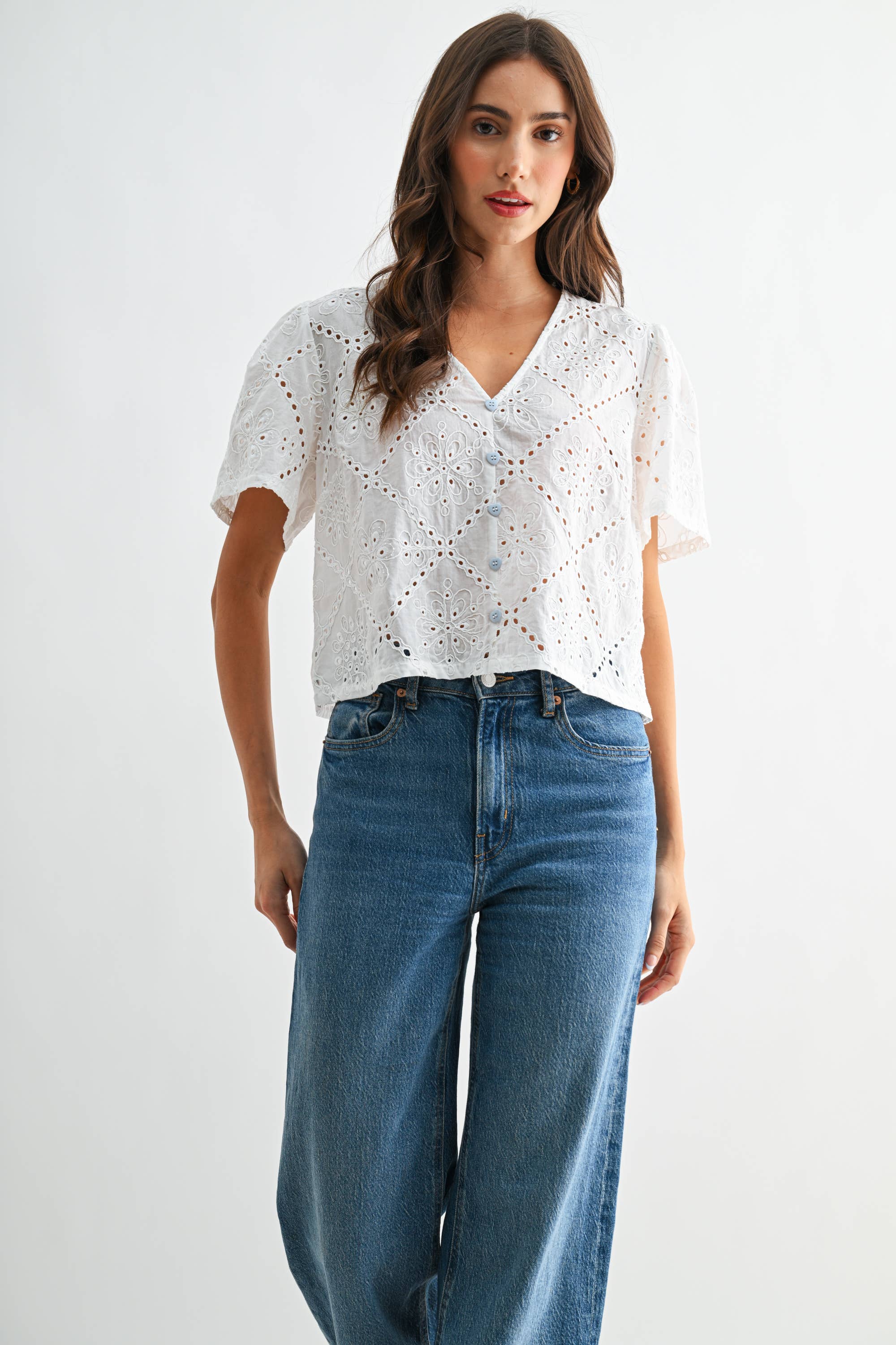 CMT26708 White Broderie Anglaise Short Sleeve Blouse
