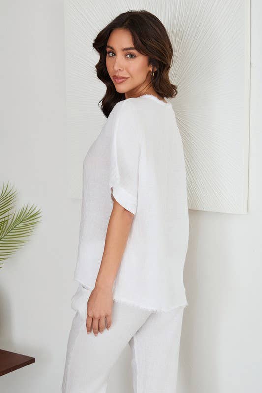 V- NECK SHORT SLEEVE LINEN TOP WITH RAW EDGE HEM (29951)
