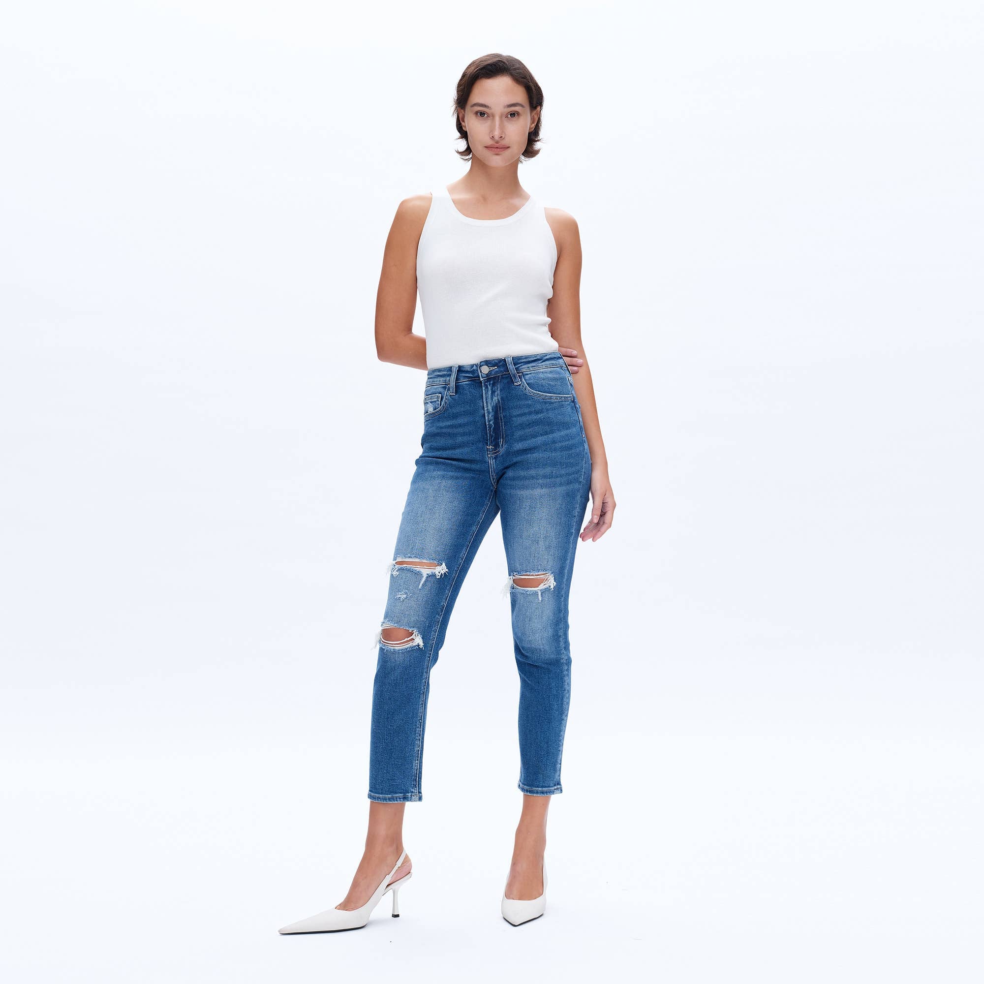 MID RISE MOM JEANS WITH FINISHED HEM BYM3009