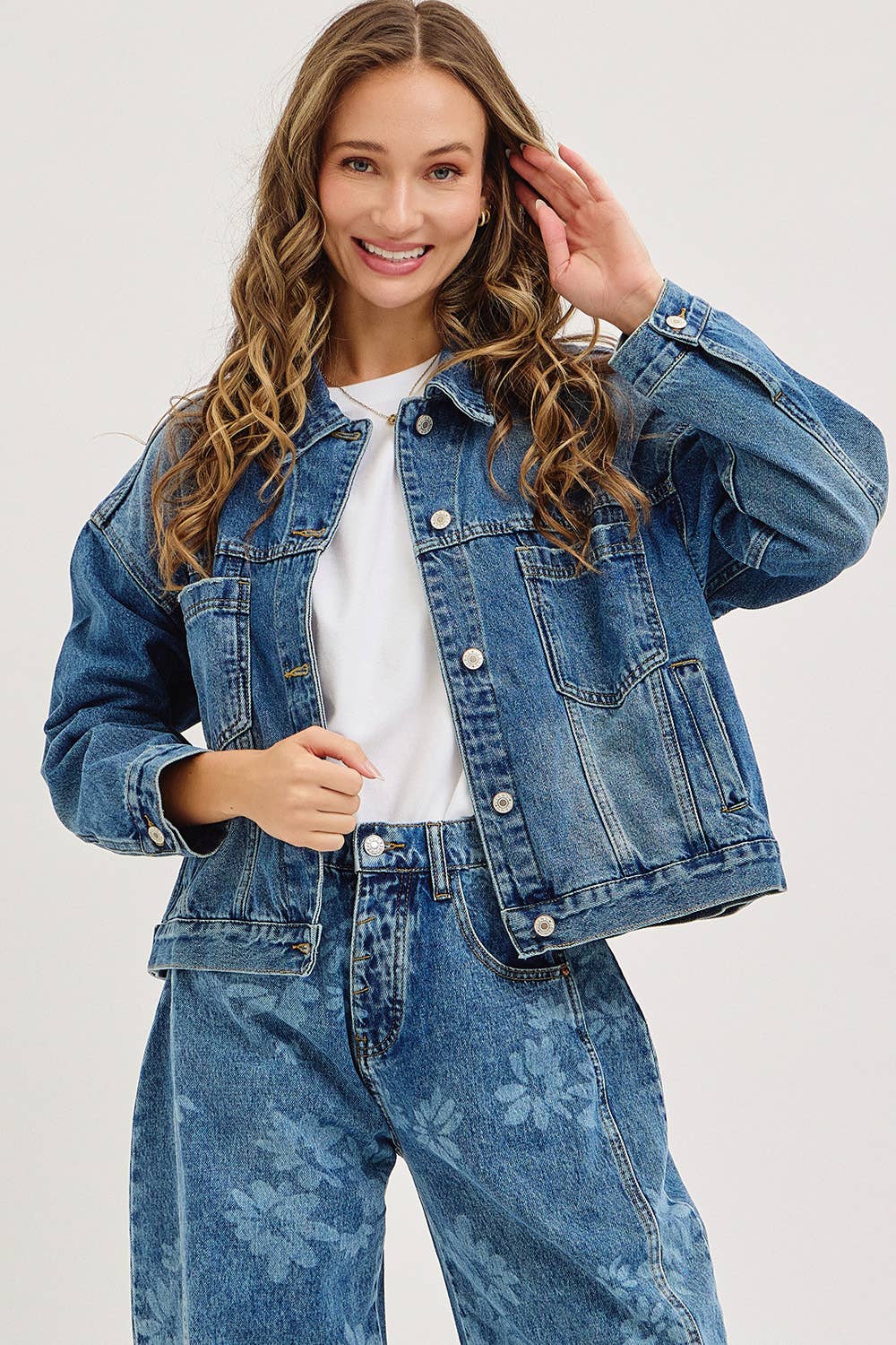 BOYFRIEND DENIM JACKET WITH A  MODERN TWIST