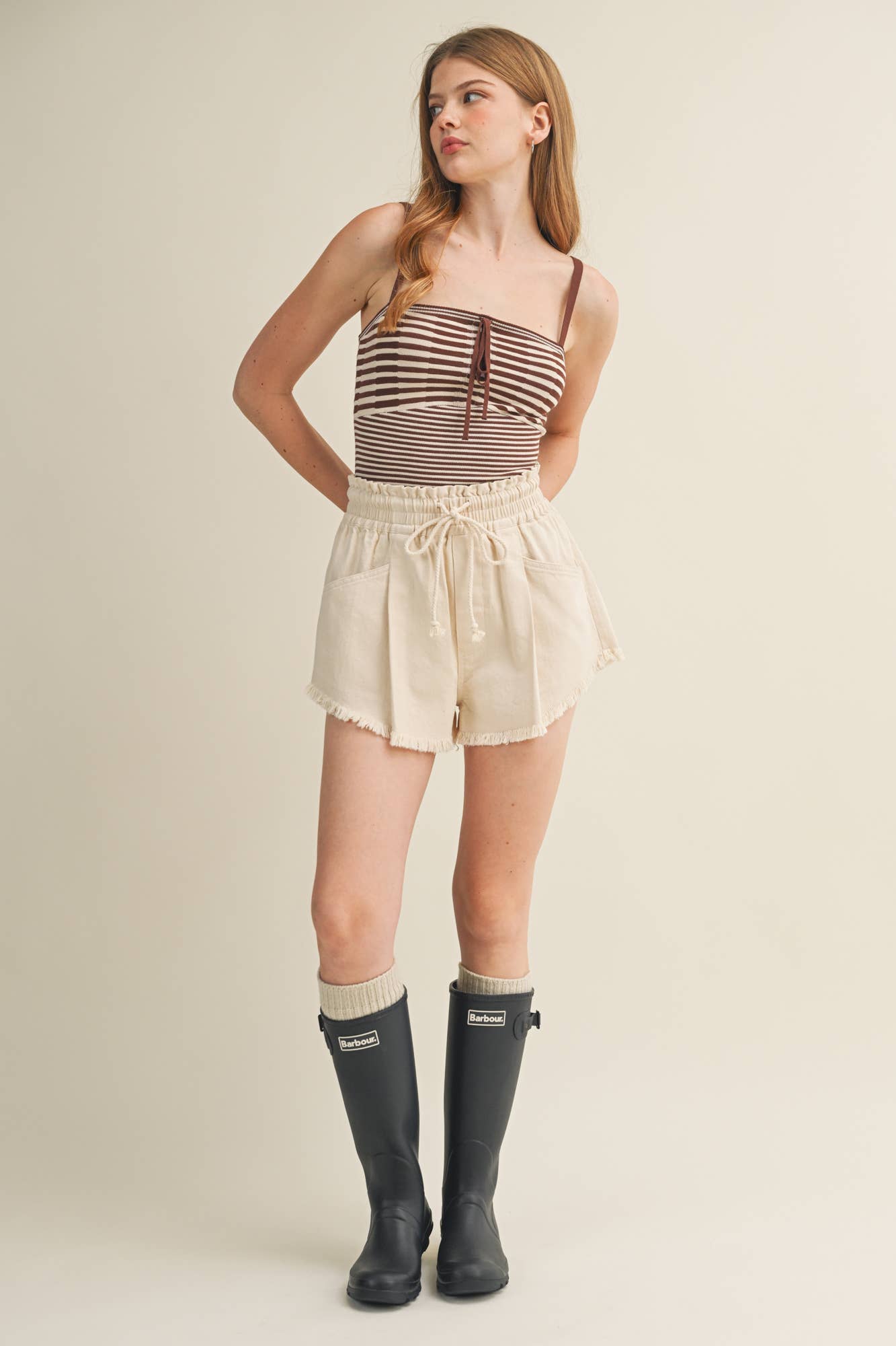 FRAYED-HEM HIGH WAIST SHORTS