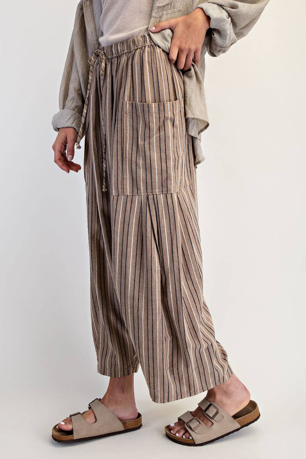 WIDE STRIPE LEG PANTS