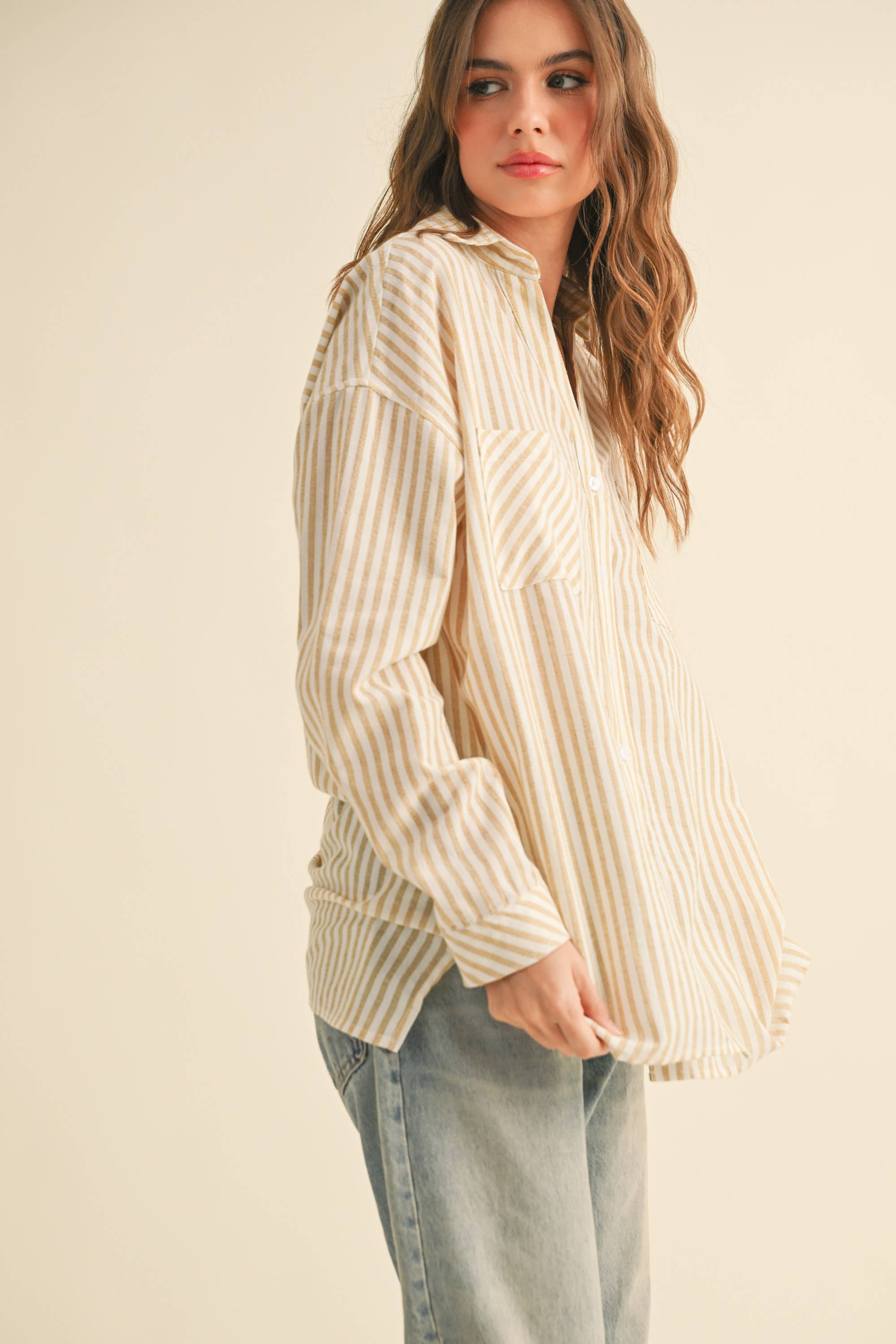T5276   STRIPED PATTERN BUTTON DOWN SHIRTS