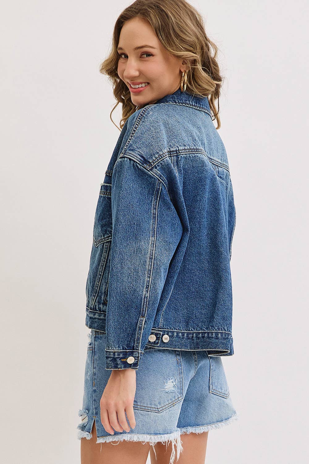 BOYFRIEND DENIM JACKET WITH A  MODERN TWIST